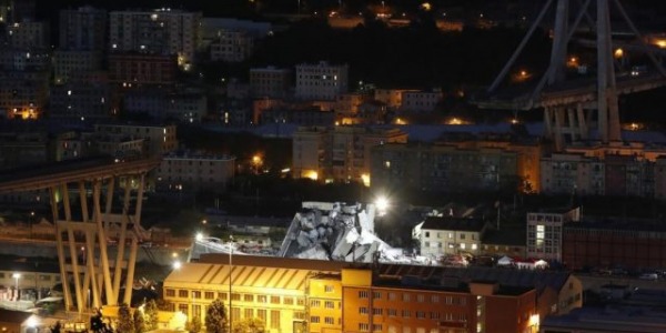 Genova, crolla ponte sull’A10: 35 morti, tra cui un bambino. Le ricerche proseguono a oltranza: potrebbero esserci dei vivi sotto le macerie